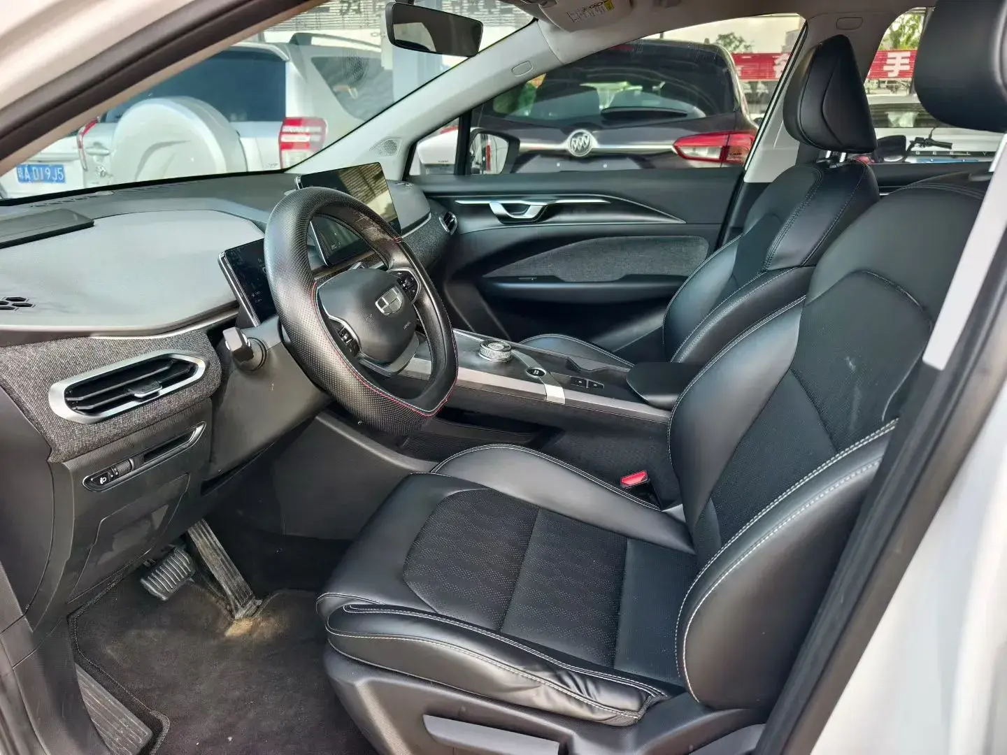 2022 GEOMETRY C thumbnail 4