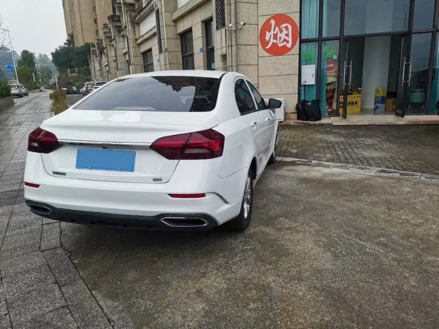 2021 GEELY EMGRAND thumbnail 3