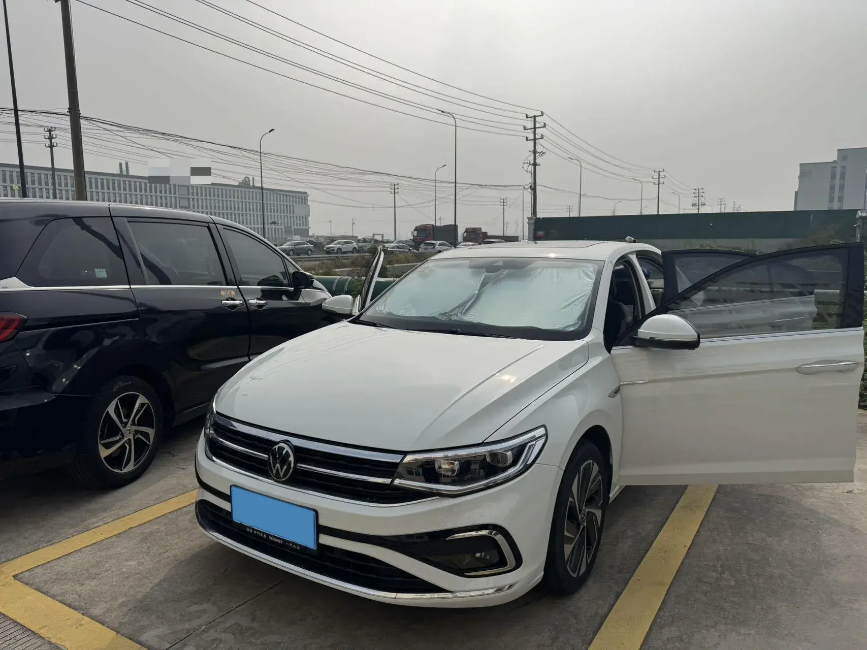 2024 VOLKSWAGEN BORA thumbnail 3