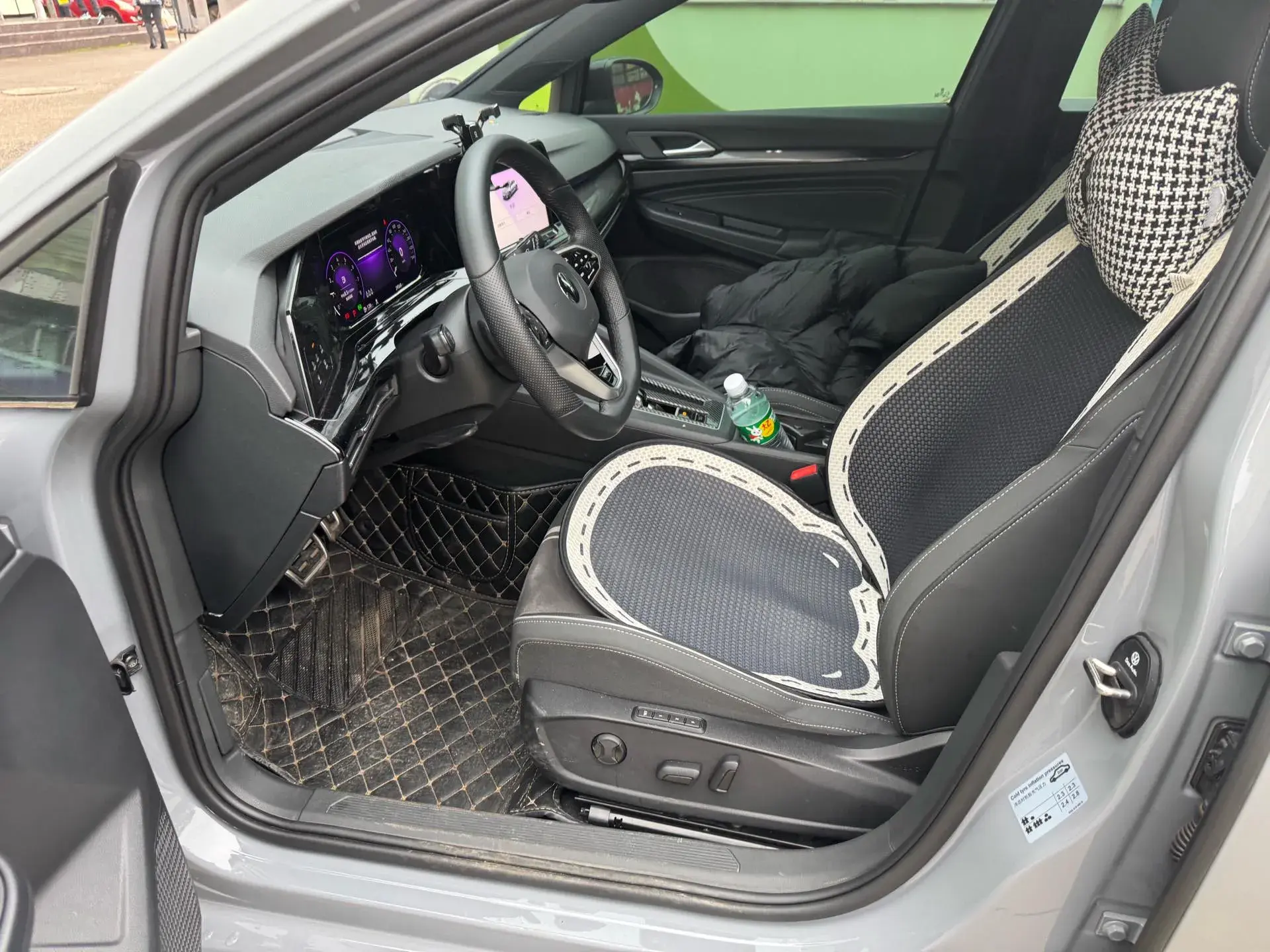 2023 VOLKSWAGEN GOLF thumbnail 2