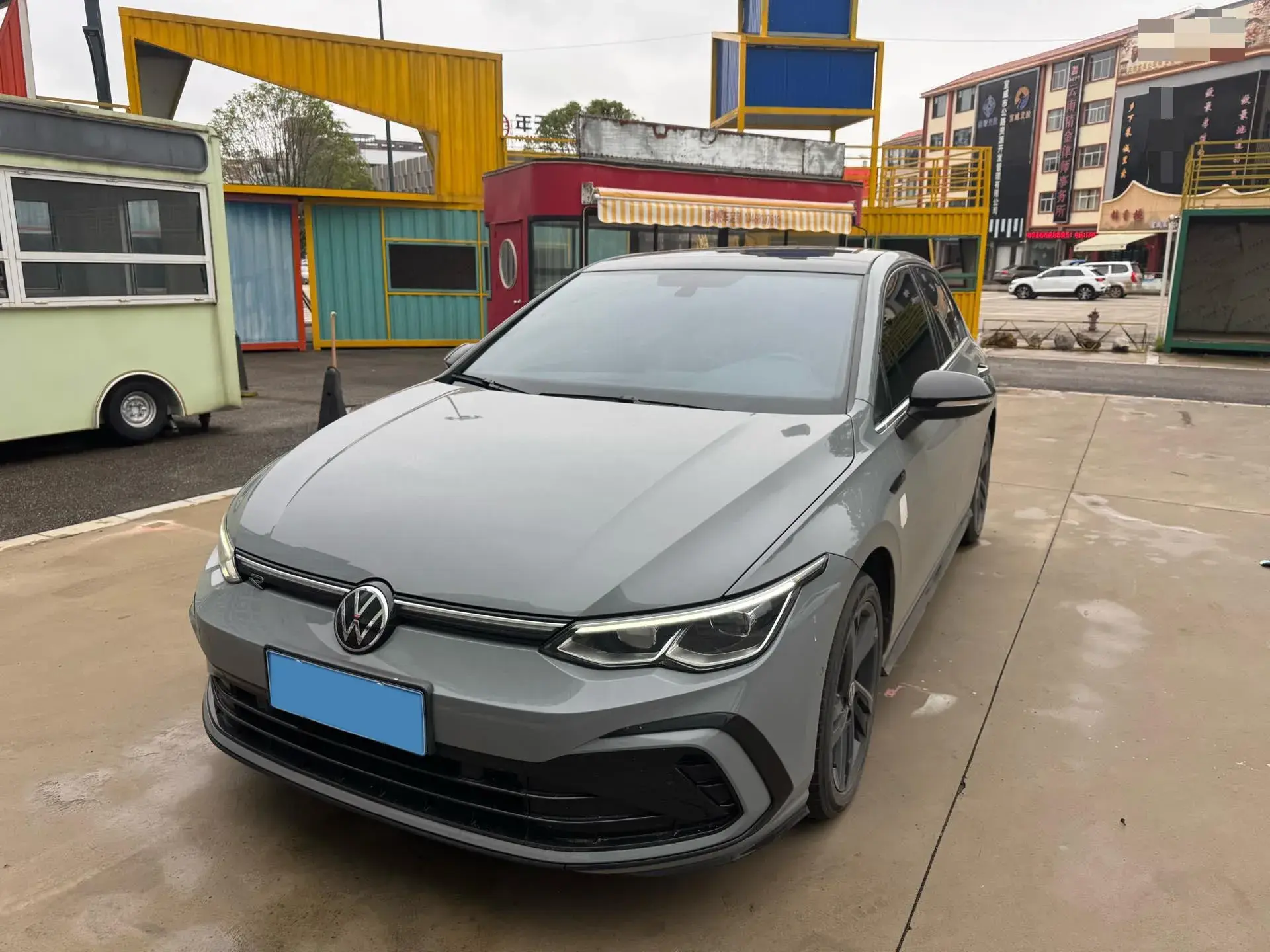2023 VOLKSWAGEN GOLF view 1