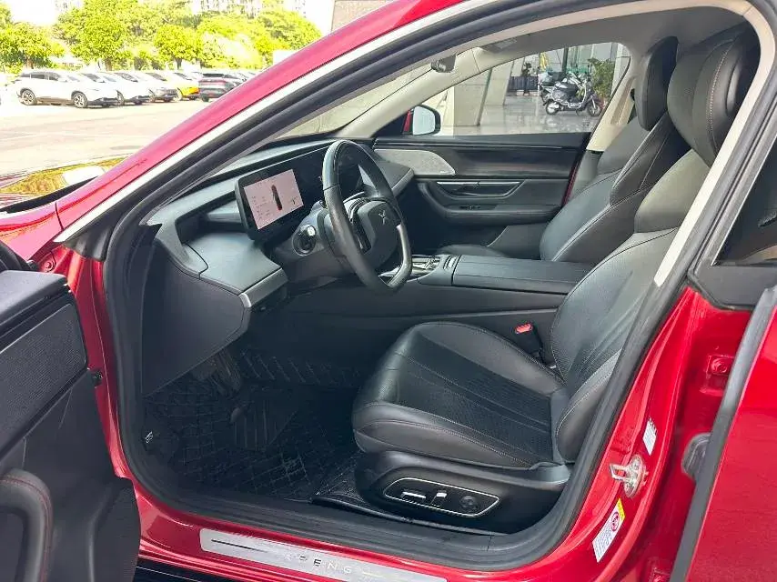 2020 XPENG P7 thumbnail 4