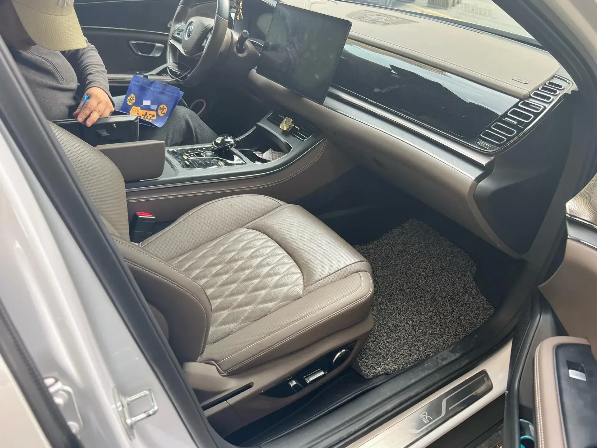 2020 BYD HAN thumbnail 3