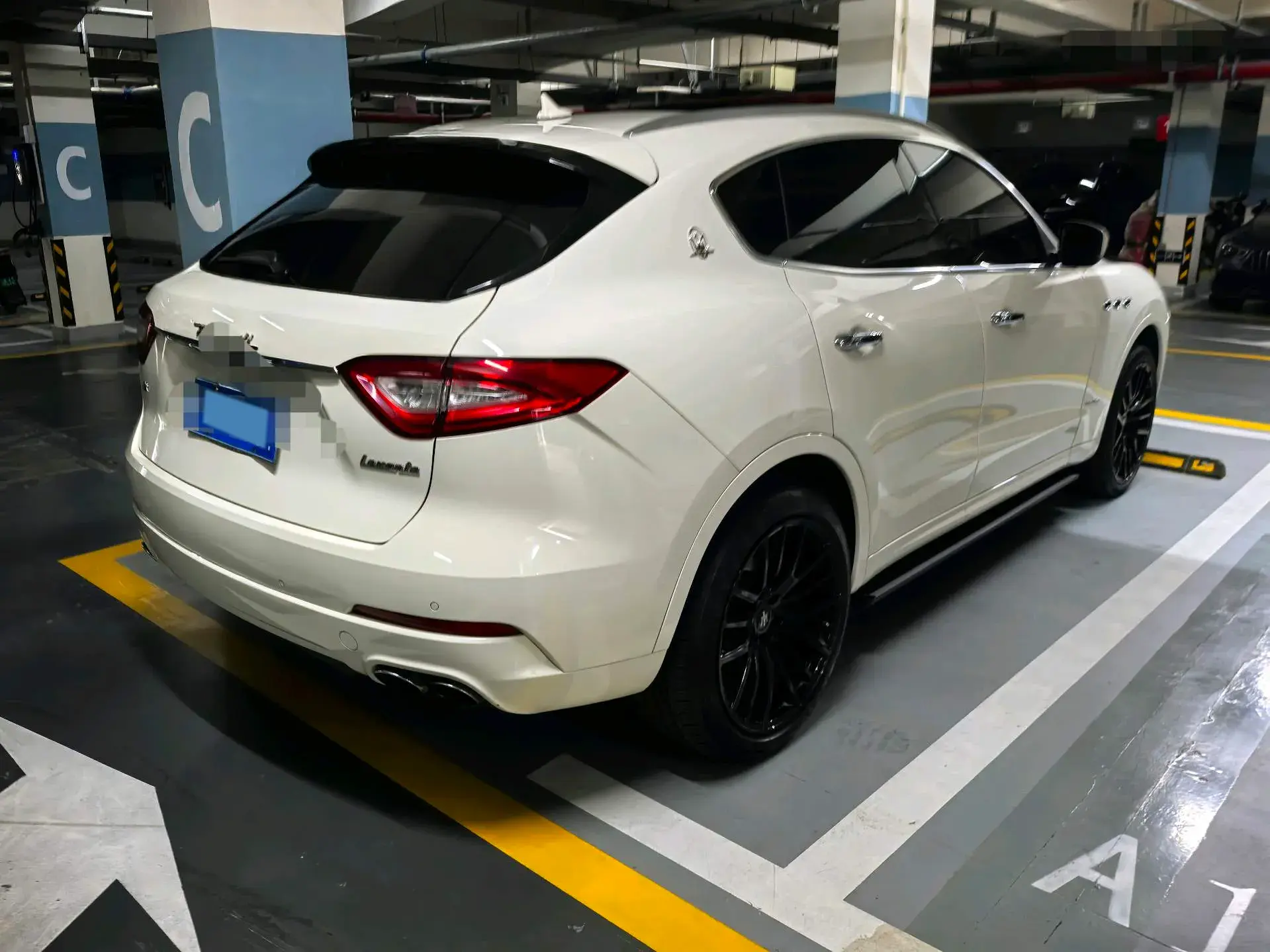 2018 MASERATI LEVANTE thumbnail 4
