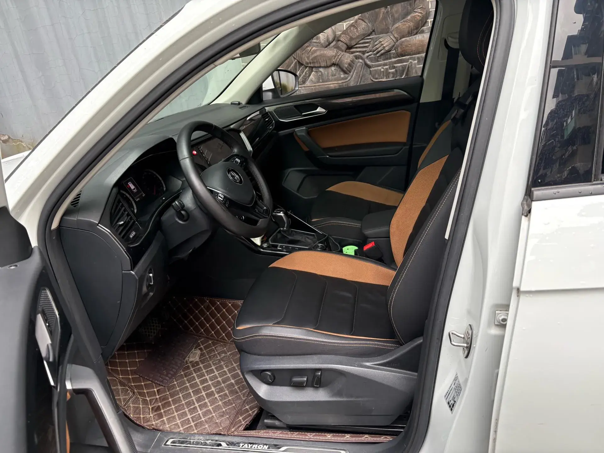 2019 VOLKSWAGEN TAYRON thumbnail 2