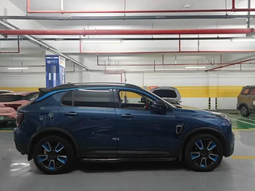 2018 LYNK&CO 01 thumbnail 4