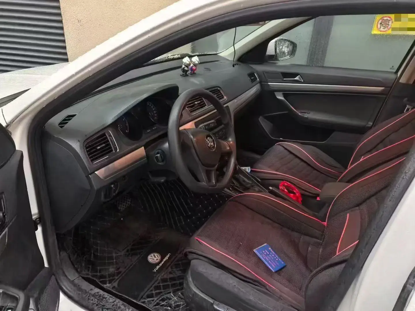 2017 VOLKSWAGEN LAVIDA thumbnail 3