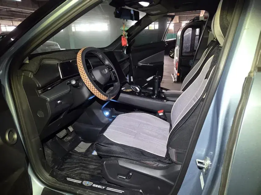 2023 GEELY AZKARRA thumbnail 2