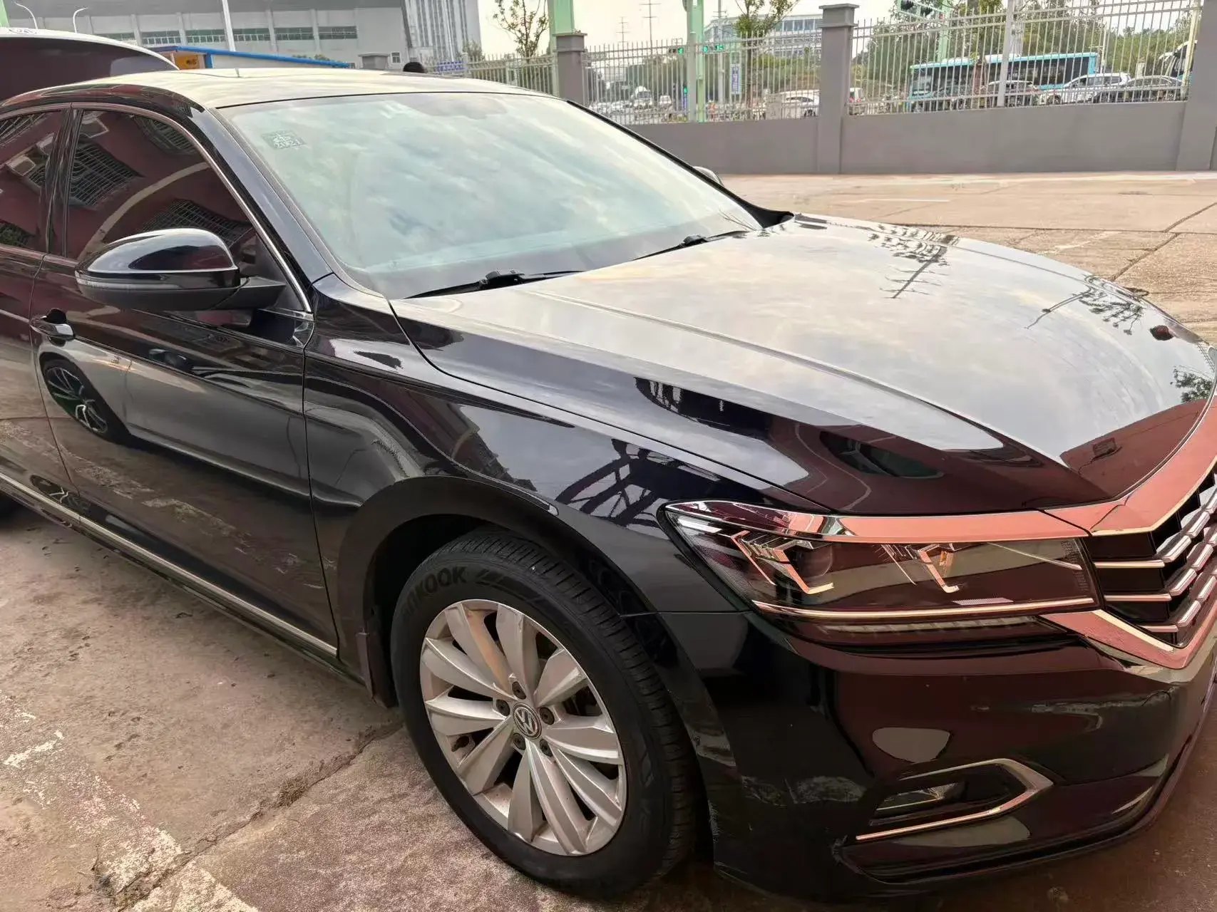2019 VOLKSWAGEN PASSAT thumbnail 2