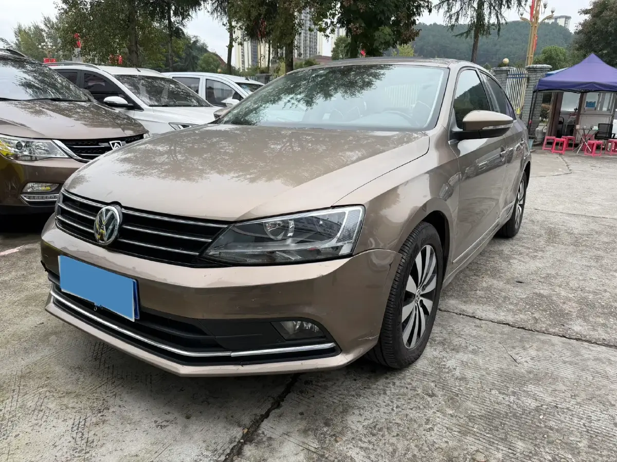 2018 Volkswagen Sagitar 1.6L 110HP L4 5MT