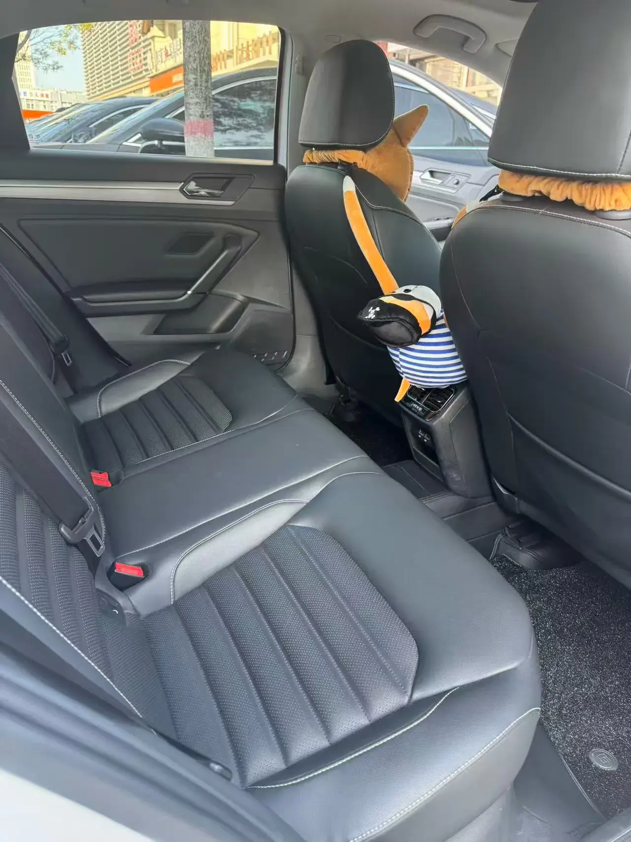 2019 VOLKSWAGEN LAMANDO thumbnail 2