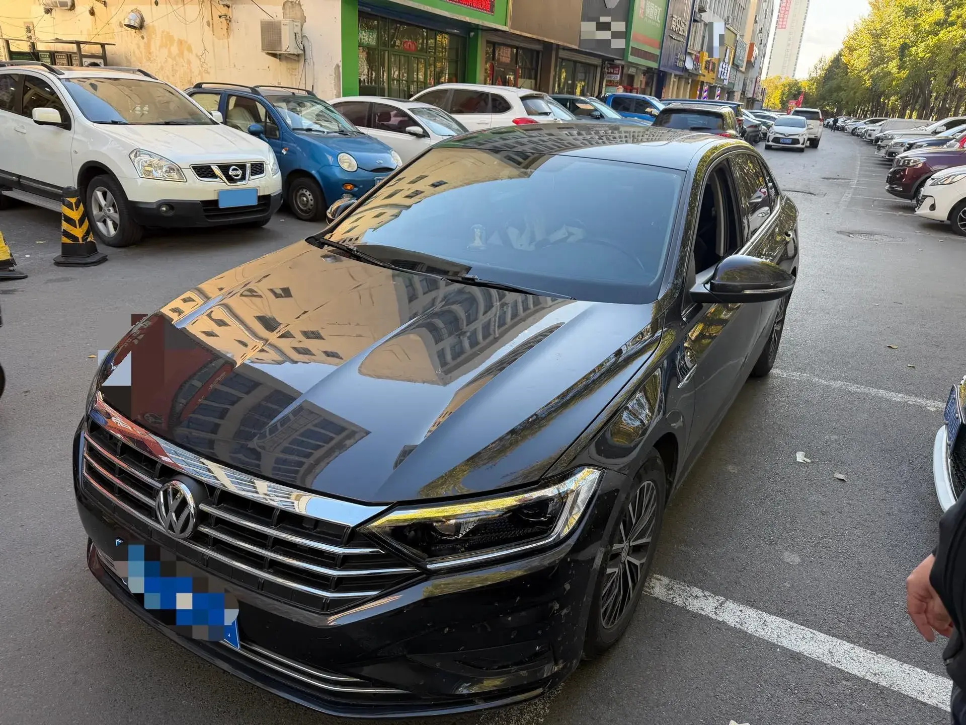 2019 VOLKSWAGEN SAGITAR view 1