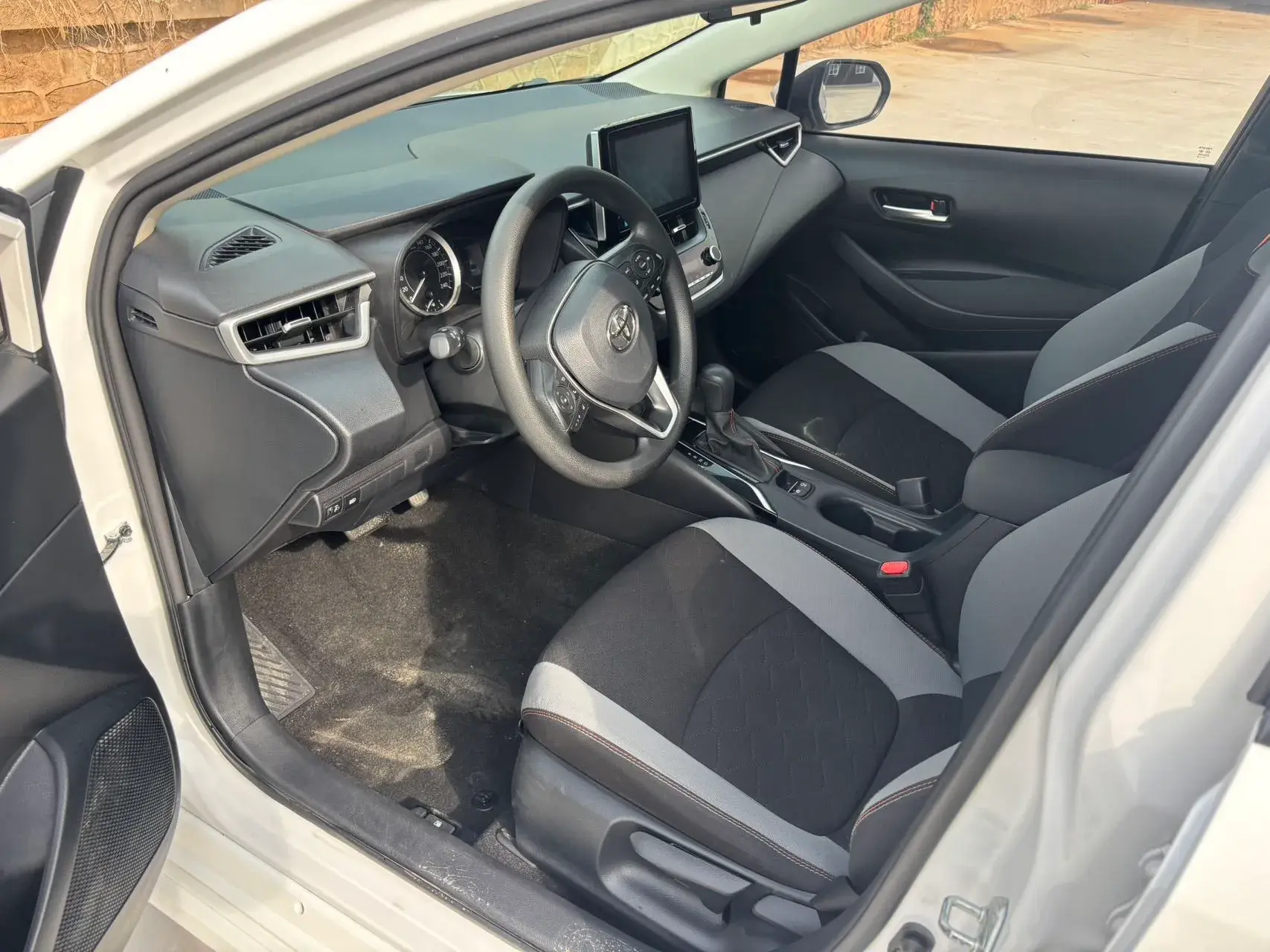 2021 TOYOTA COROLLA thumbnail 4