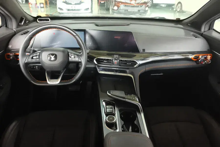 2022 CHANGAN UNI-T thumbnail 3