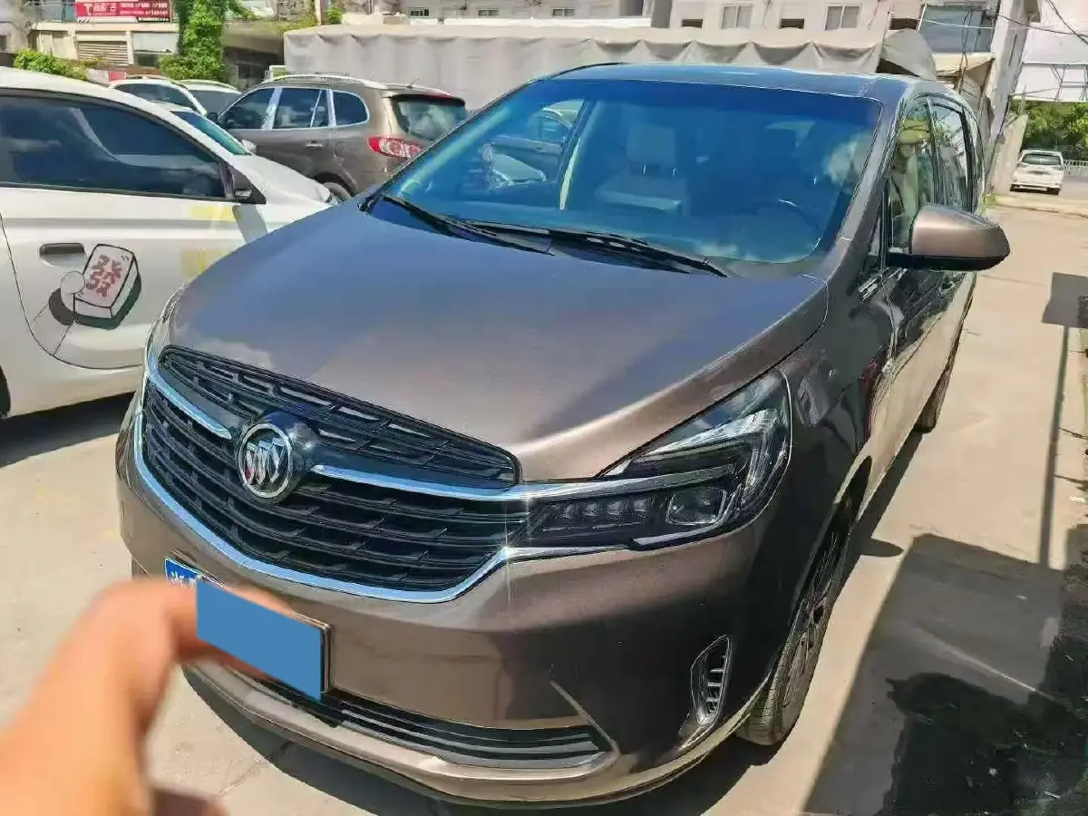 2021 Buick GL8 2.0T 237HP L4 9AT 2021 Buick GL8 2.0T 237HP L4 9AT