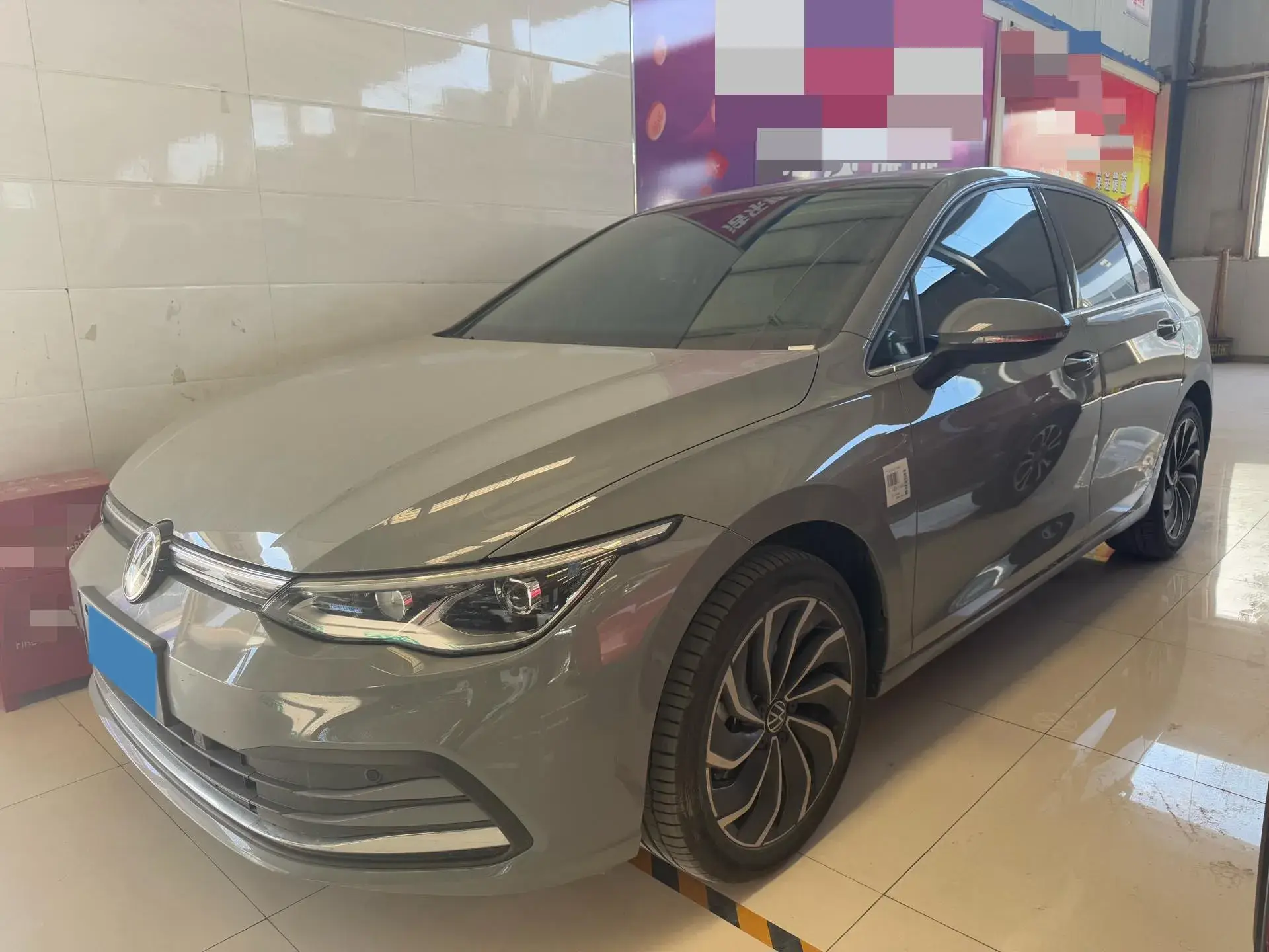 2024 VOLKSWAGEN GOLF view 1