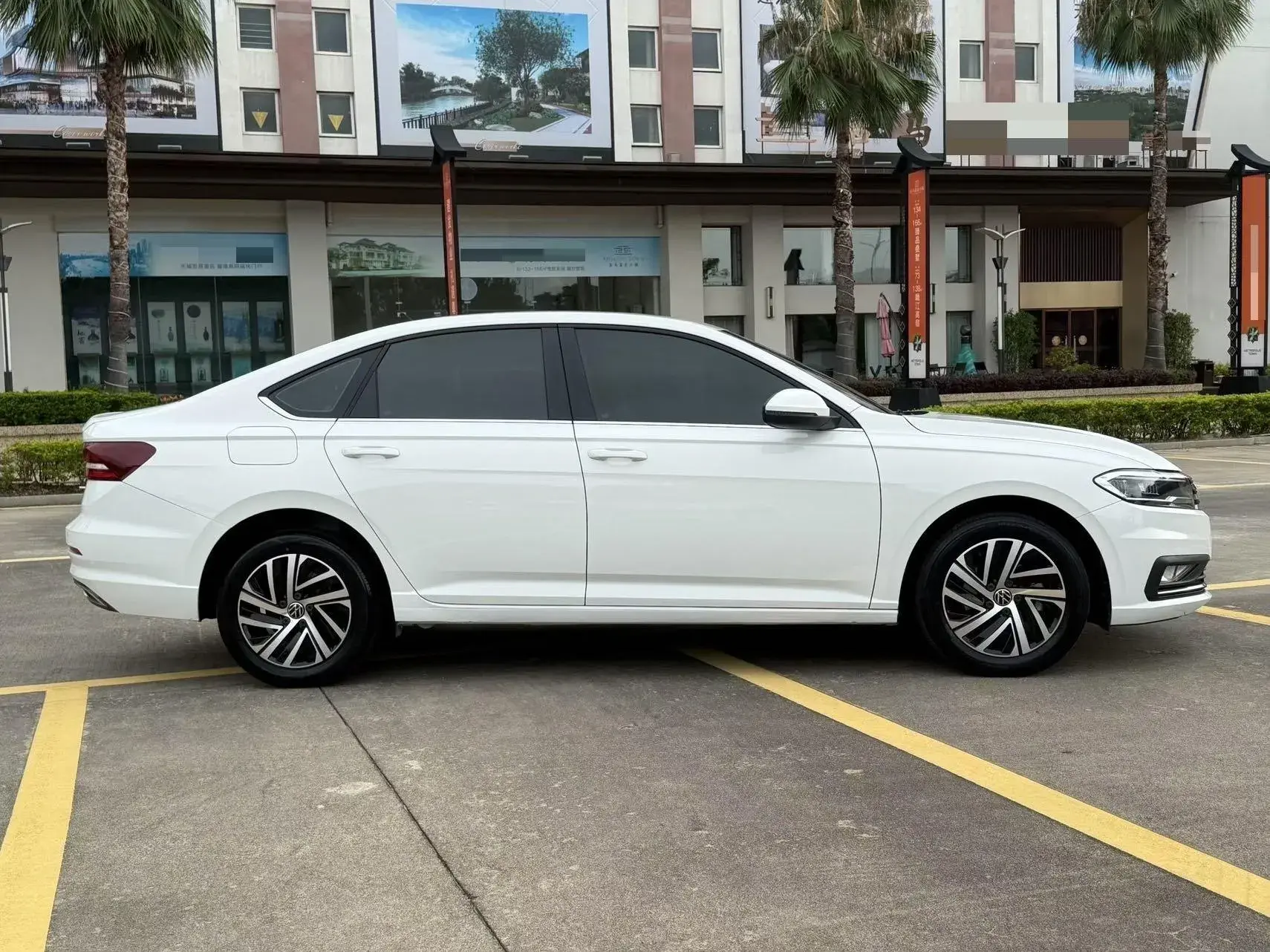 2021 VOLKSWAGEN LAVIDA thumbnail 4