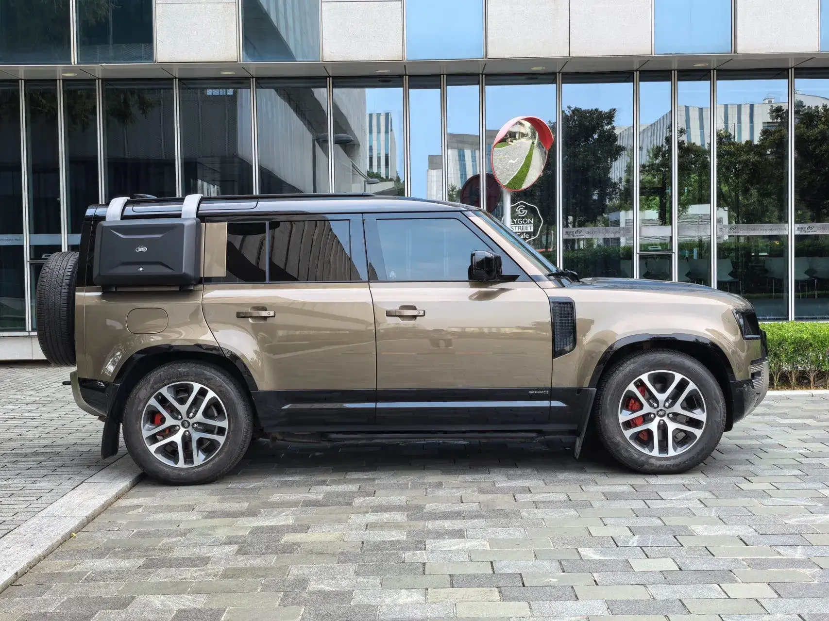 2021 LAND ROVER thumbnail 2