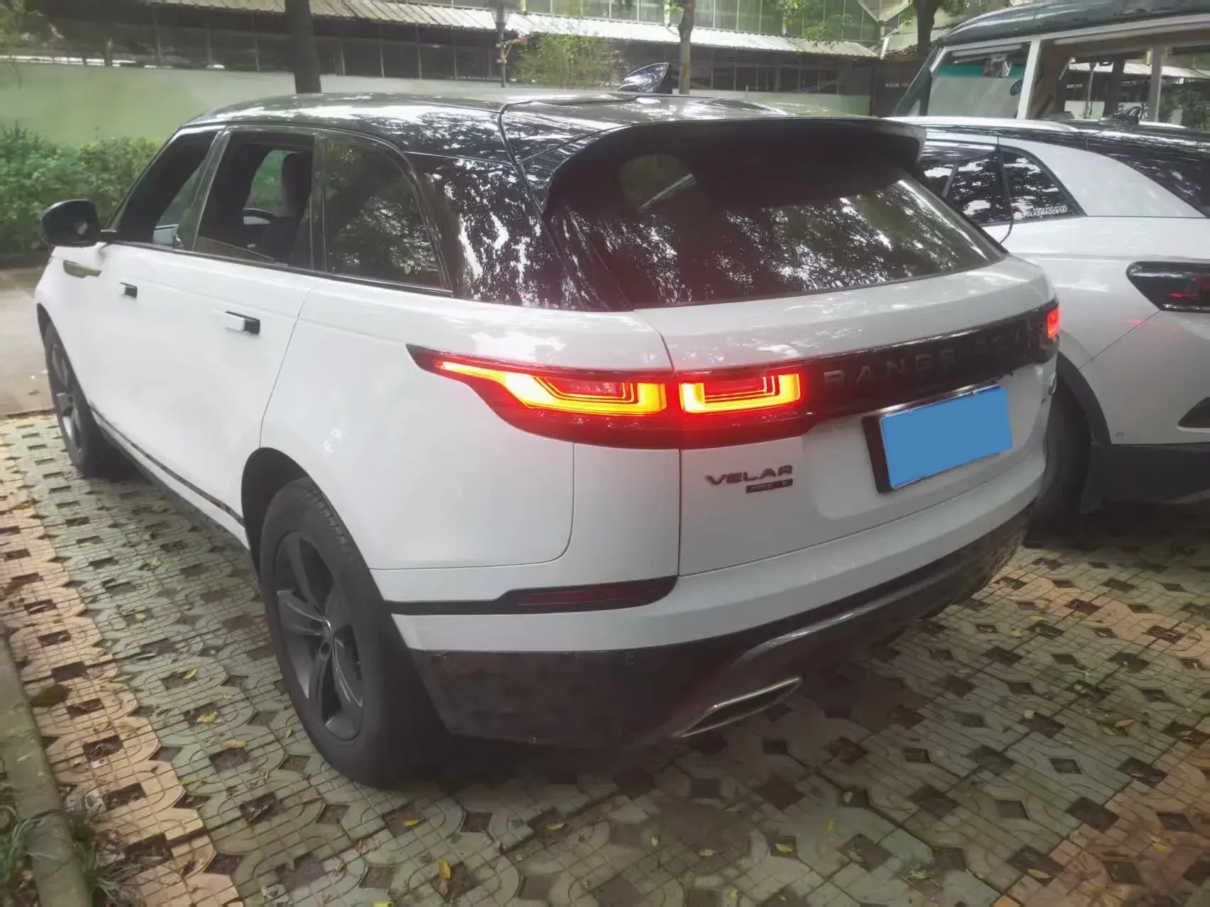 2018 LAND ROVER thumbnail 4