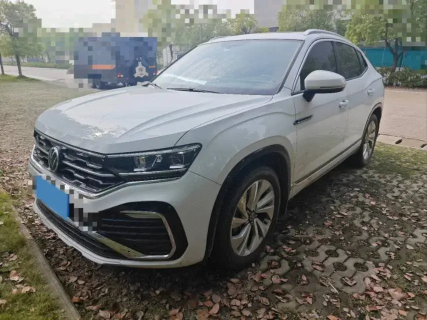 2020 VOLKSWAGEN TAYRON view 1