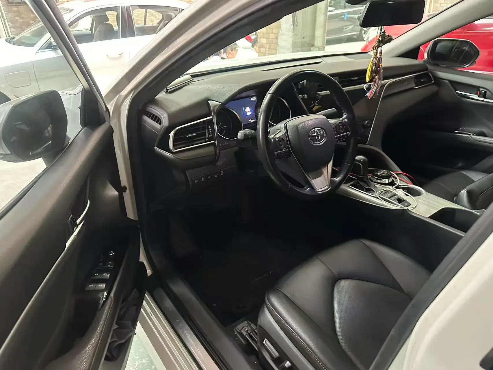 2019 TOYOTA CAMRY thumbnail 2