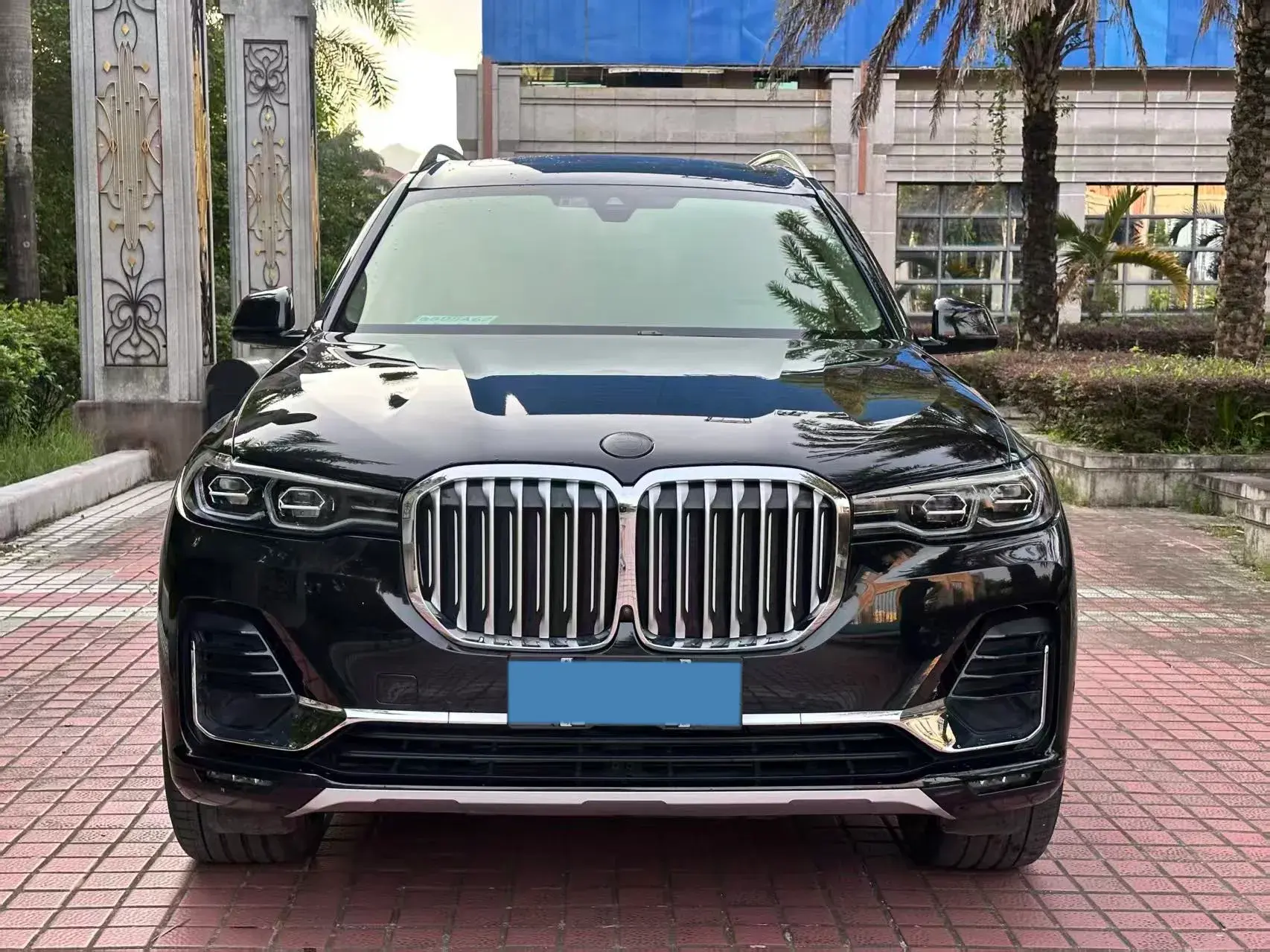 2019 BMW X7 thumbnail 2