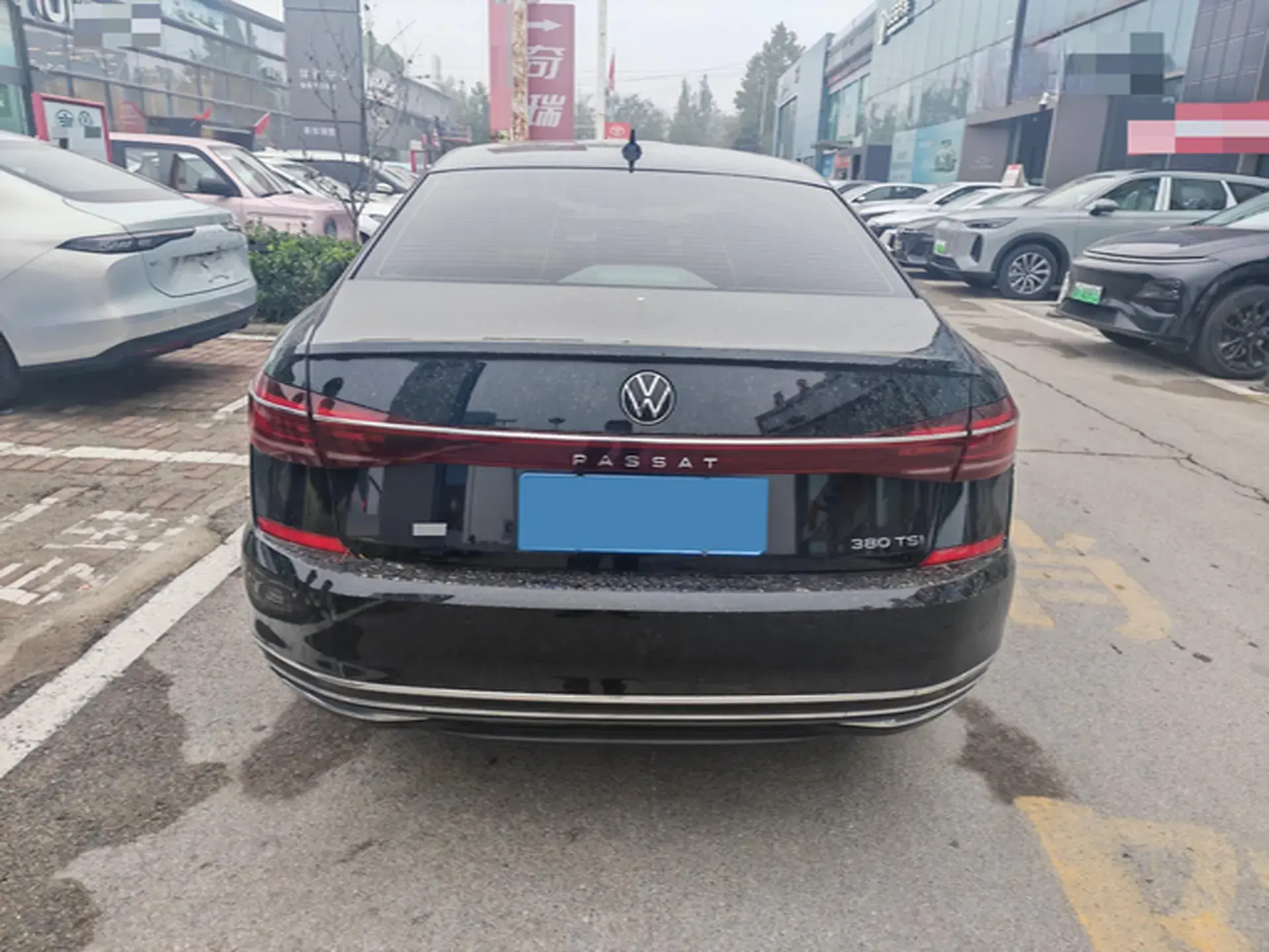 2024 VOLKSWAGEN PASSAT thumbnail 3