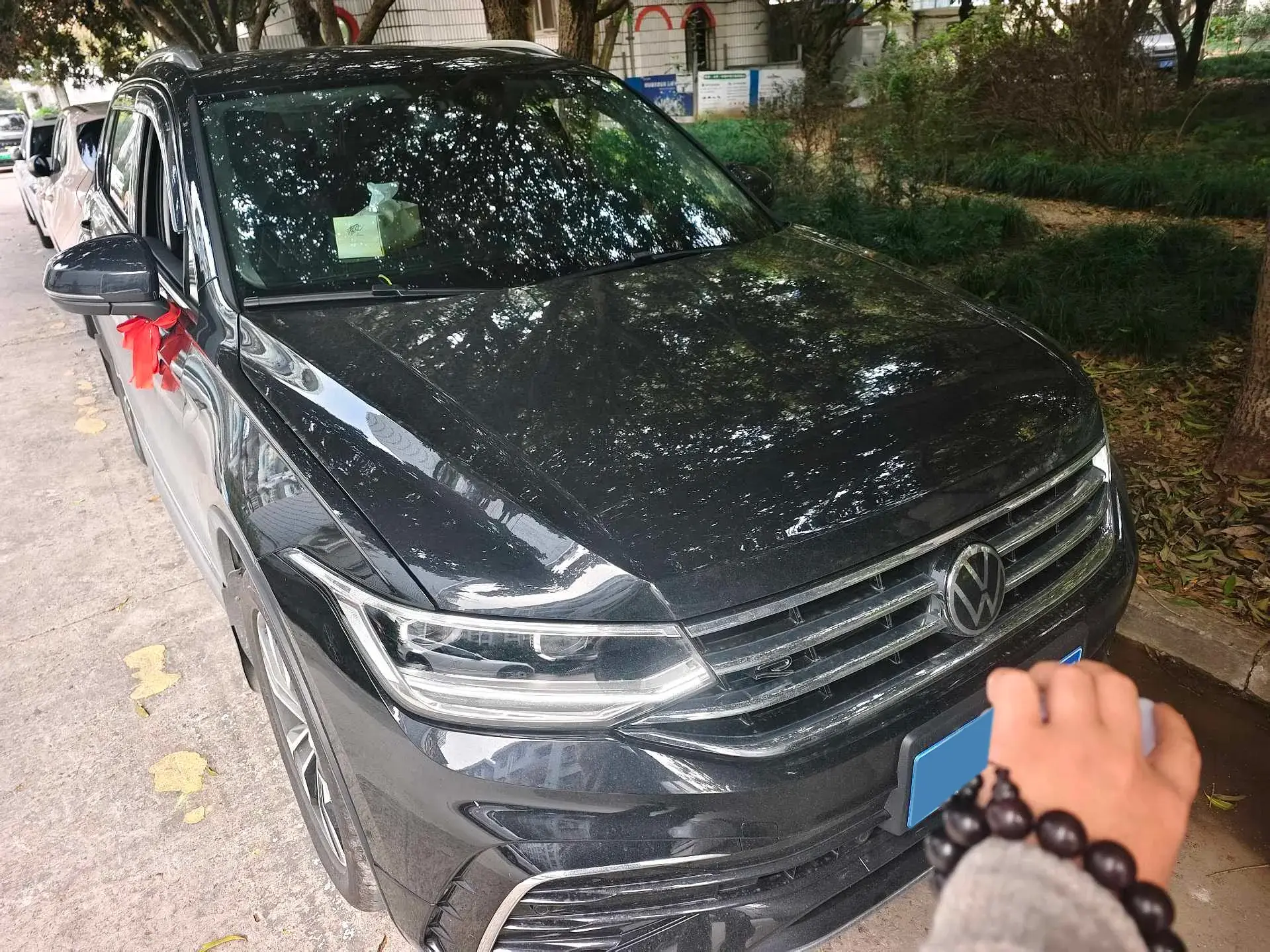 2024 VOLKSWAGEN TIGUAN thumbnail 3