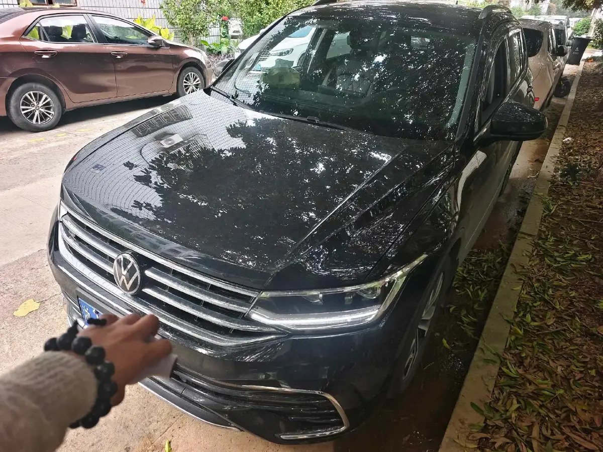 2024 Volkswagen Tiguan L 2.0T 186HP L4 7DCT