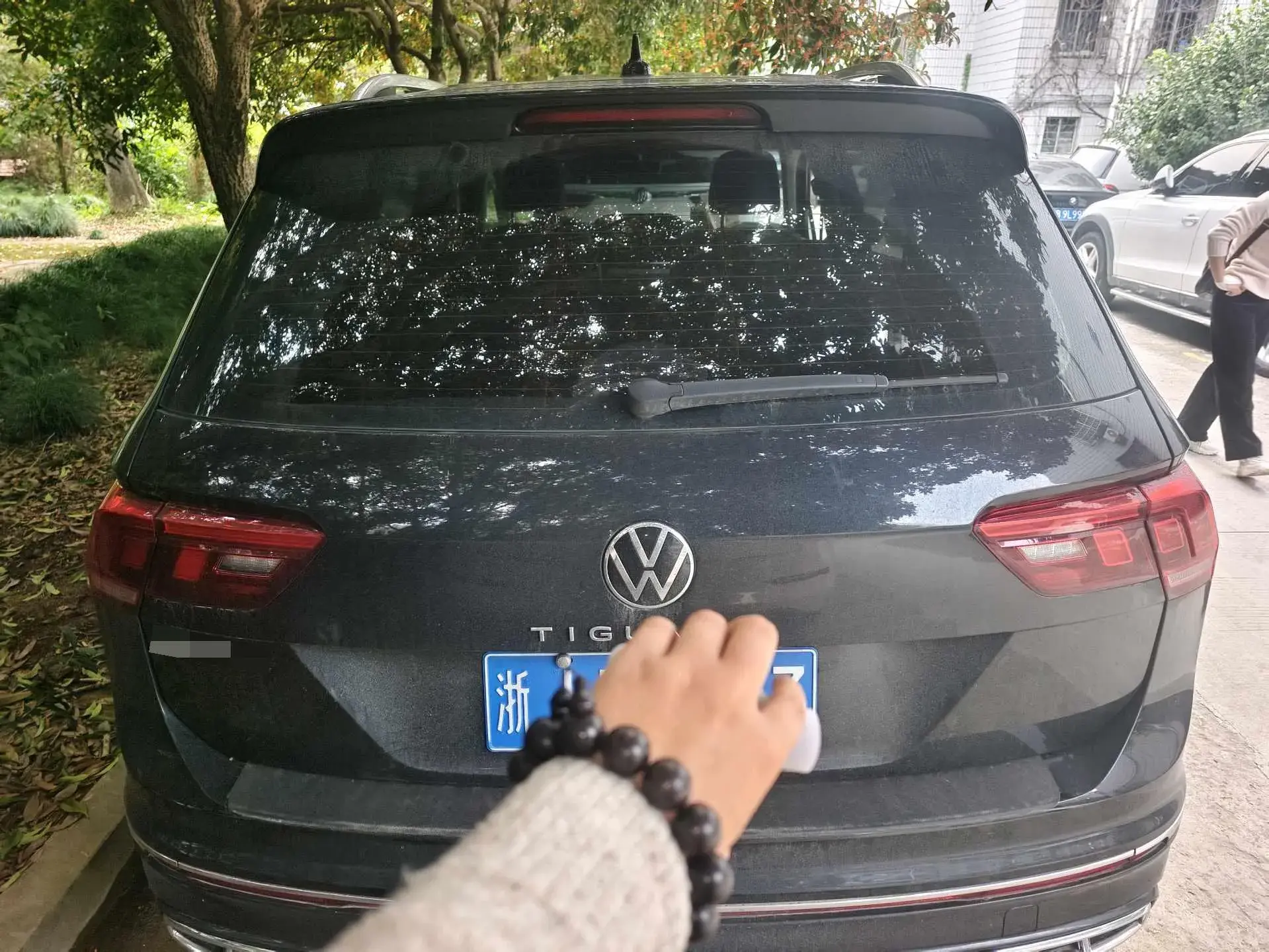 2024 VOLKSWAGEN TIGUAN thumbnail 4