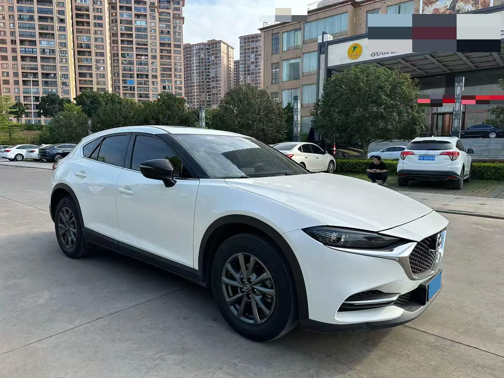 2020 MAZDA CX-4 thumbnail 3