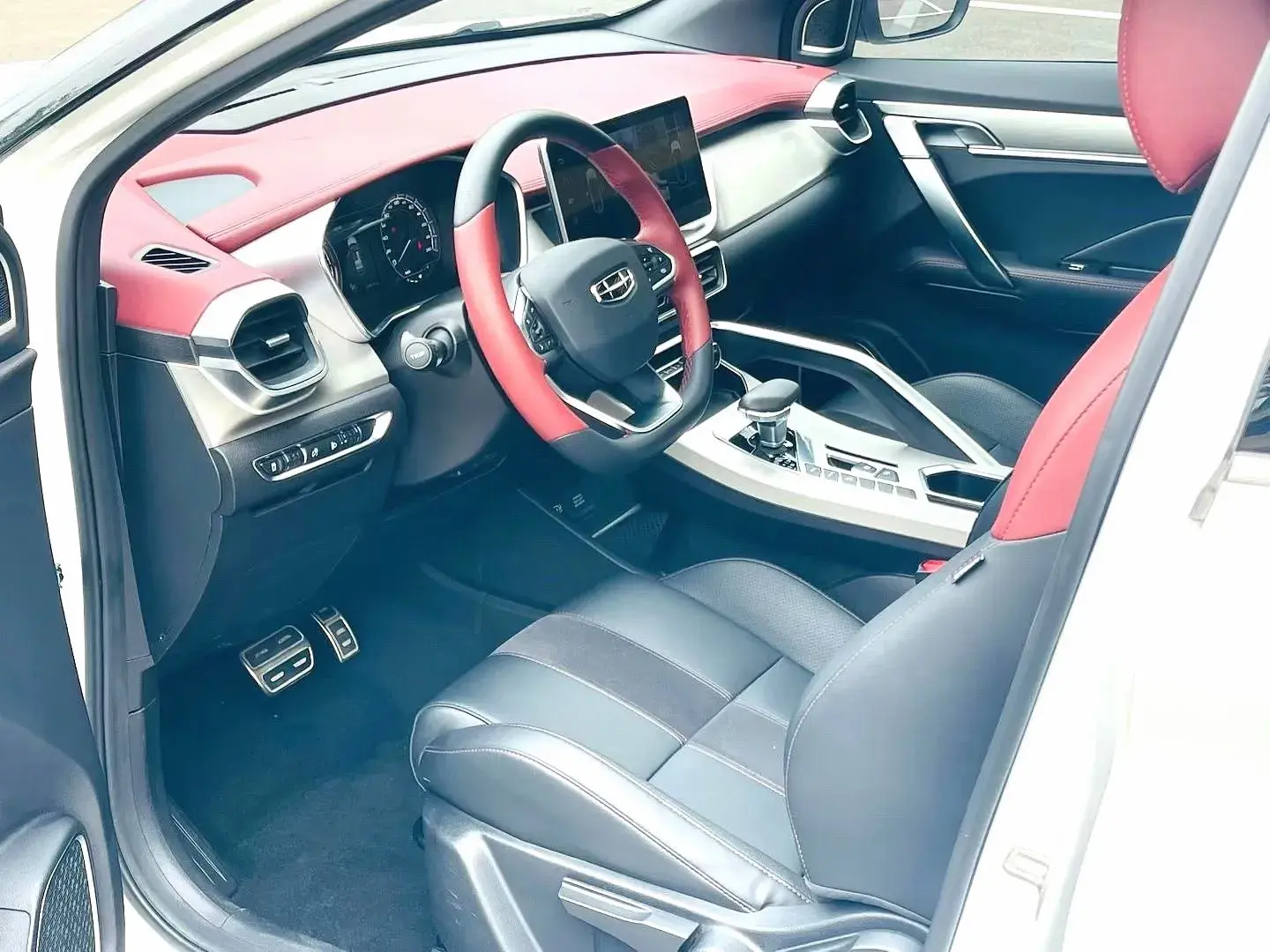 2021 GEELY COOLRAY thumbnail 4