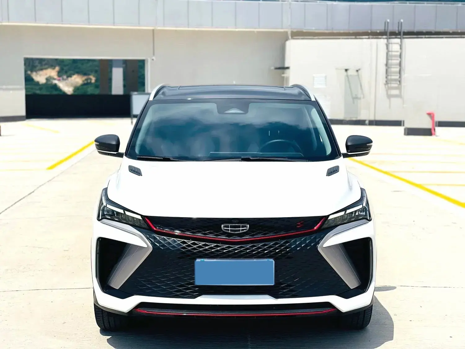 2022 GEELY COOLRAY thumbnail 2