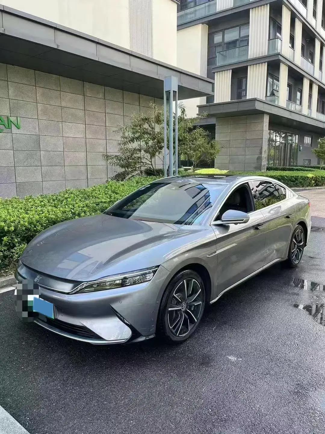 2020 BYD HAN view 1
