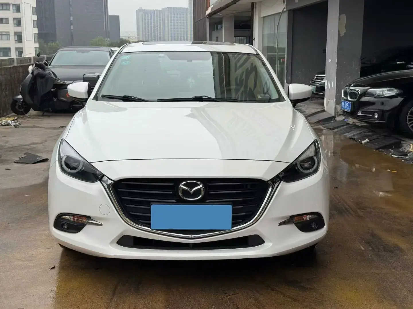 2017 MAZDA 3 thumbnail 2