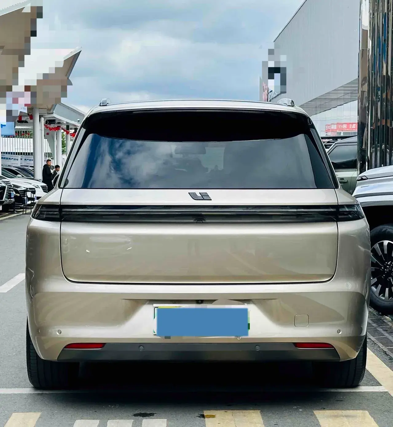 2023 LI L8 thumbnail 3