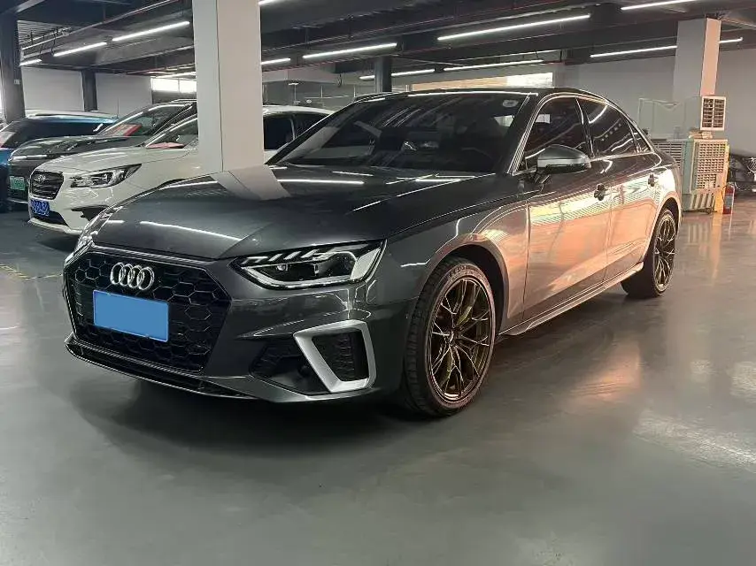 2022 Audi A4L 2.0T 190HP L4 7DCT