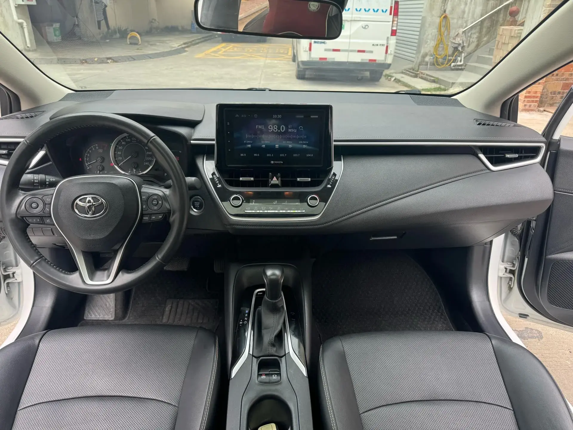 2021 TOYOTA COROLLA thumbnail 4