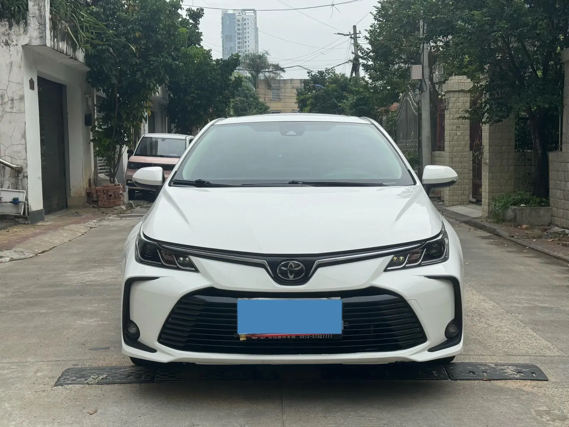 2021 TOYOTA COROLLA thumbnail 2