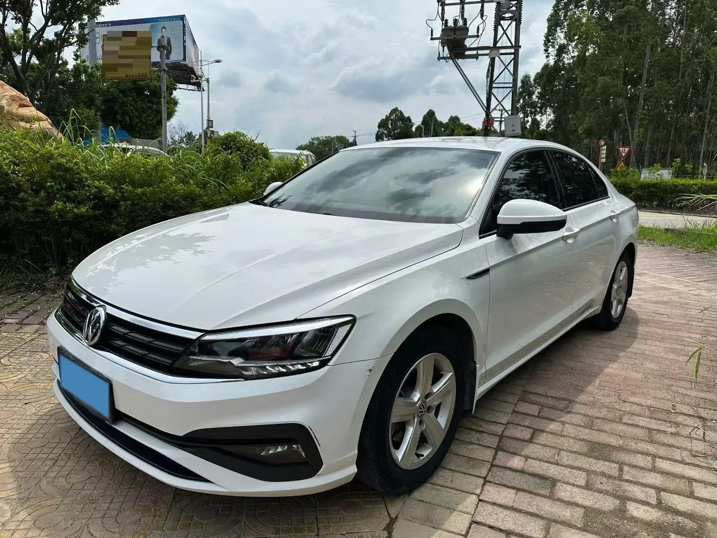 2021 VOLKSWAGEN LAMANDO view 1