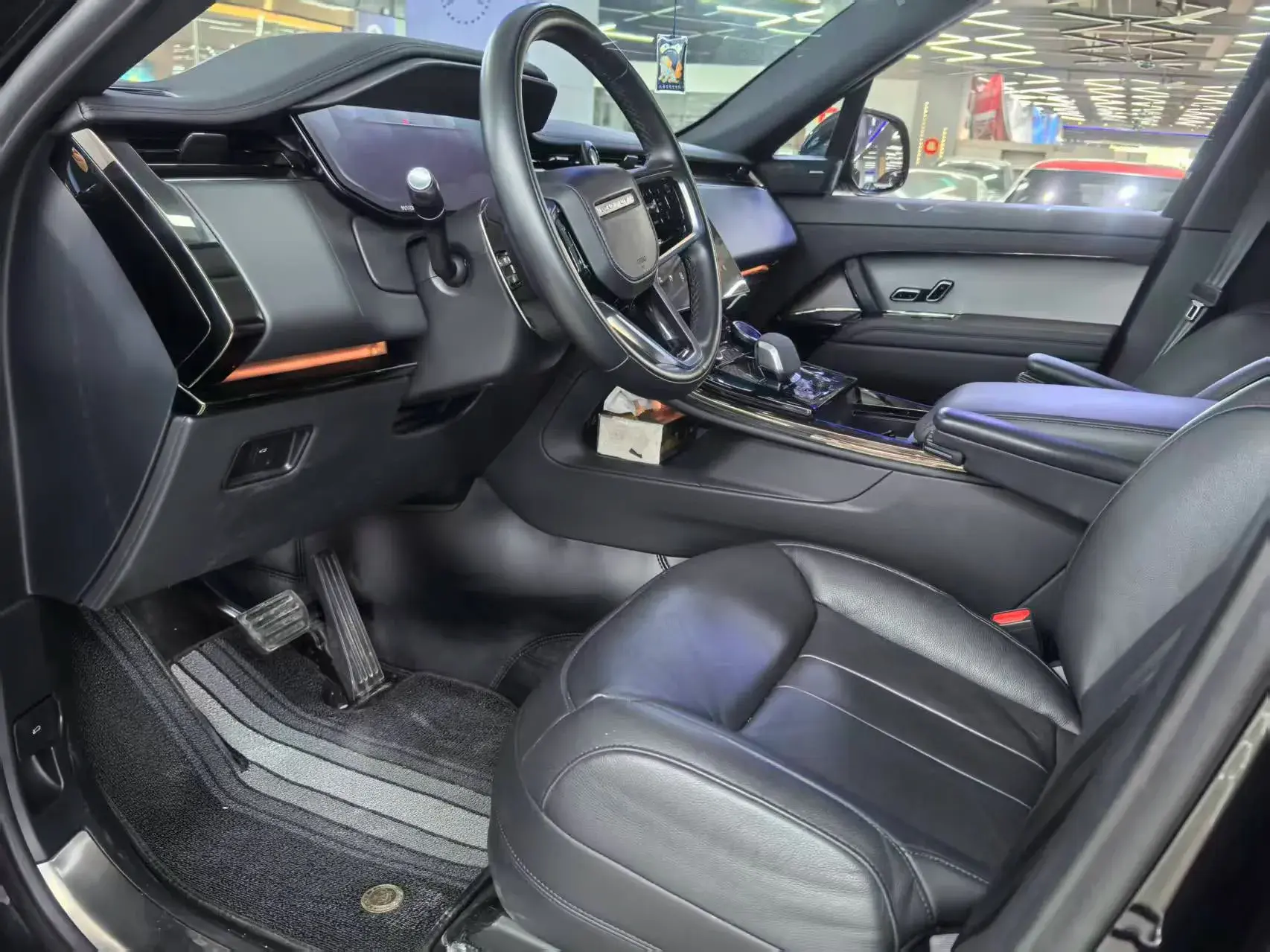 2023 LAND ROVER thumbnail 2