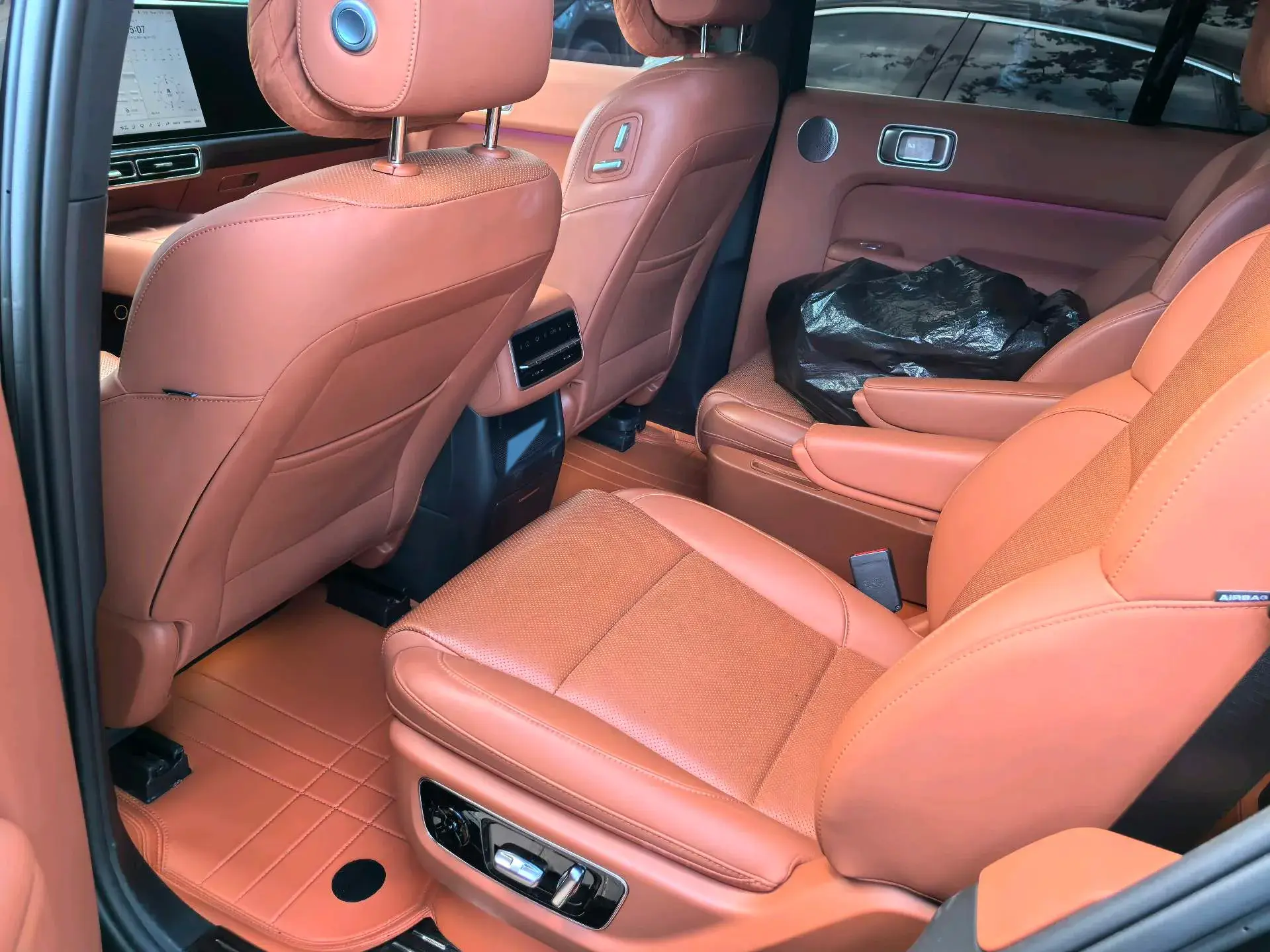 2023 LI L8 thumbnail 3