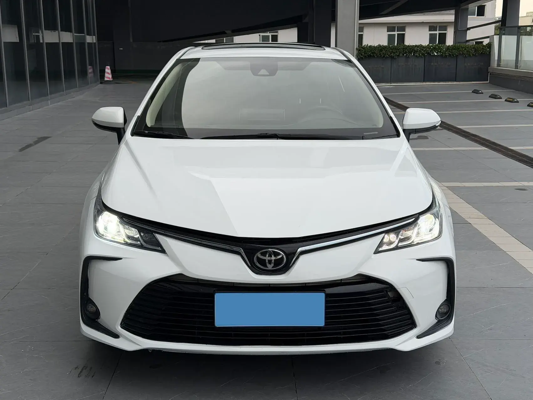 2021 TOYOTA COROLLA thumbnail 2