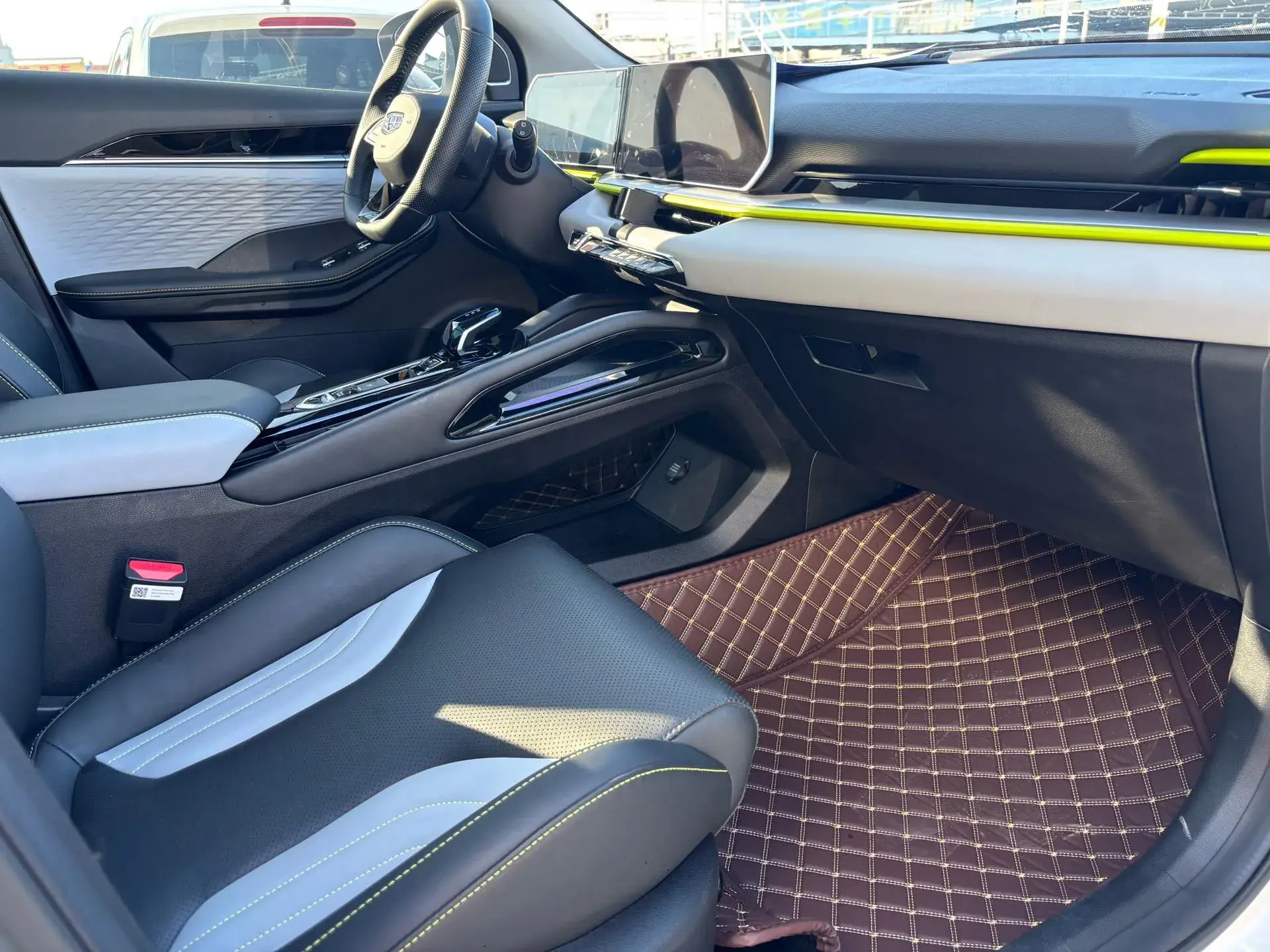 2022 GEELY COOLRAY thumbnail 3