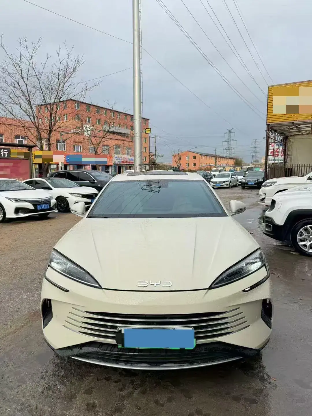 2025 BYD HAN thumbnail 3