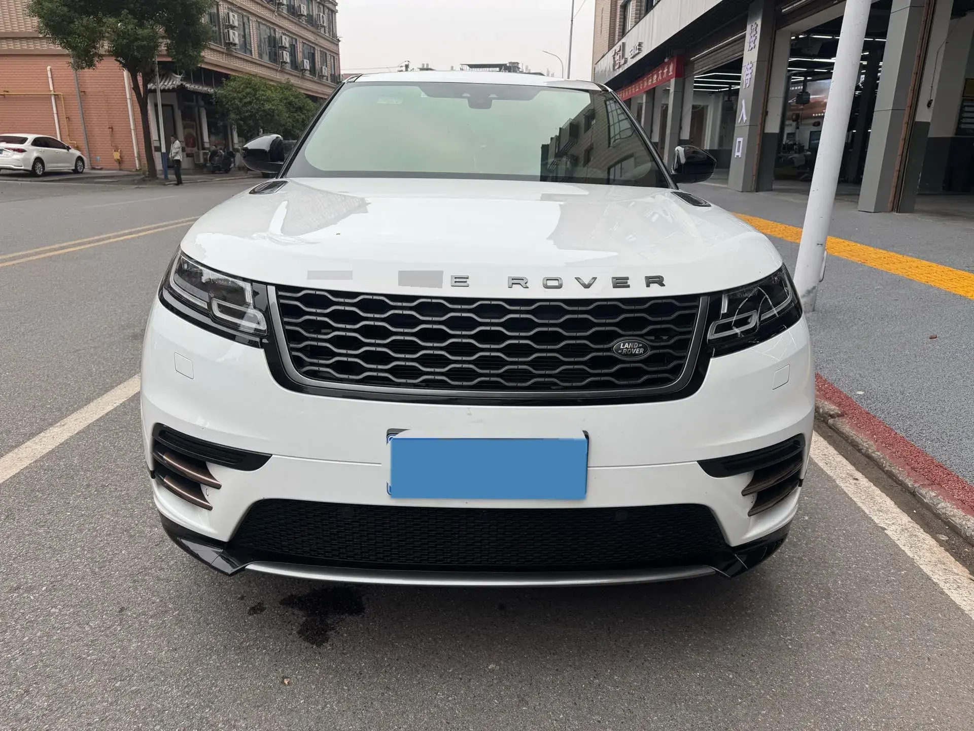 2020 LAND ROVER thumbnail 2