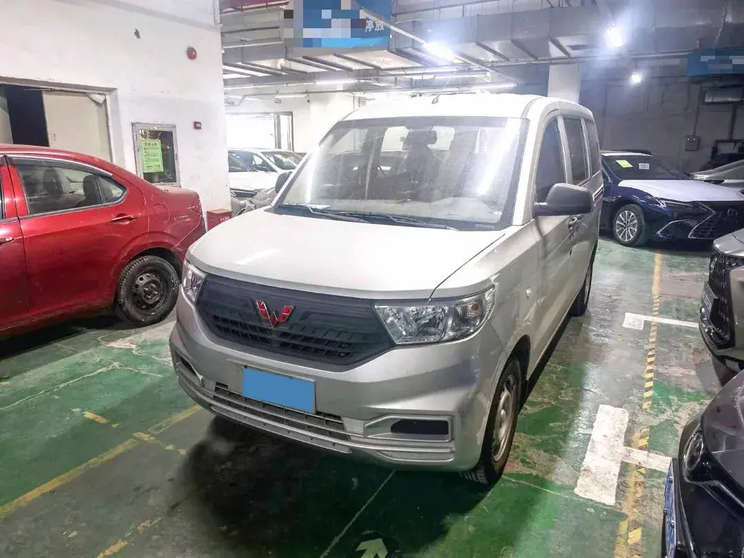 2022 WULING HONGGUANG view 1