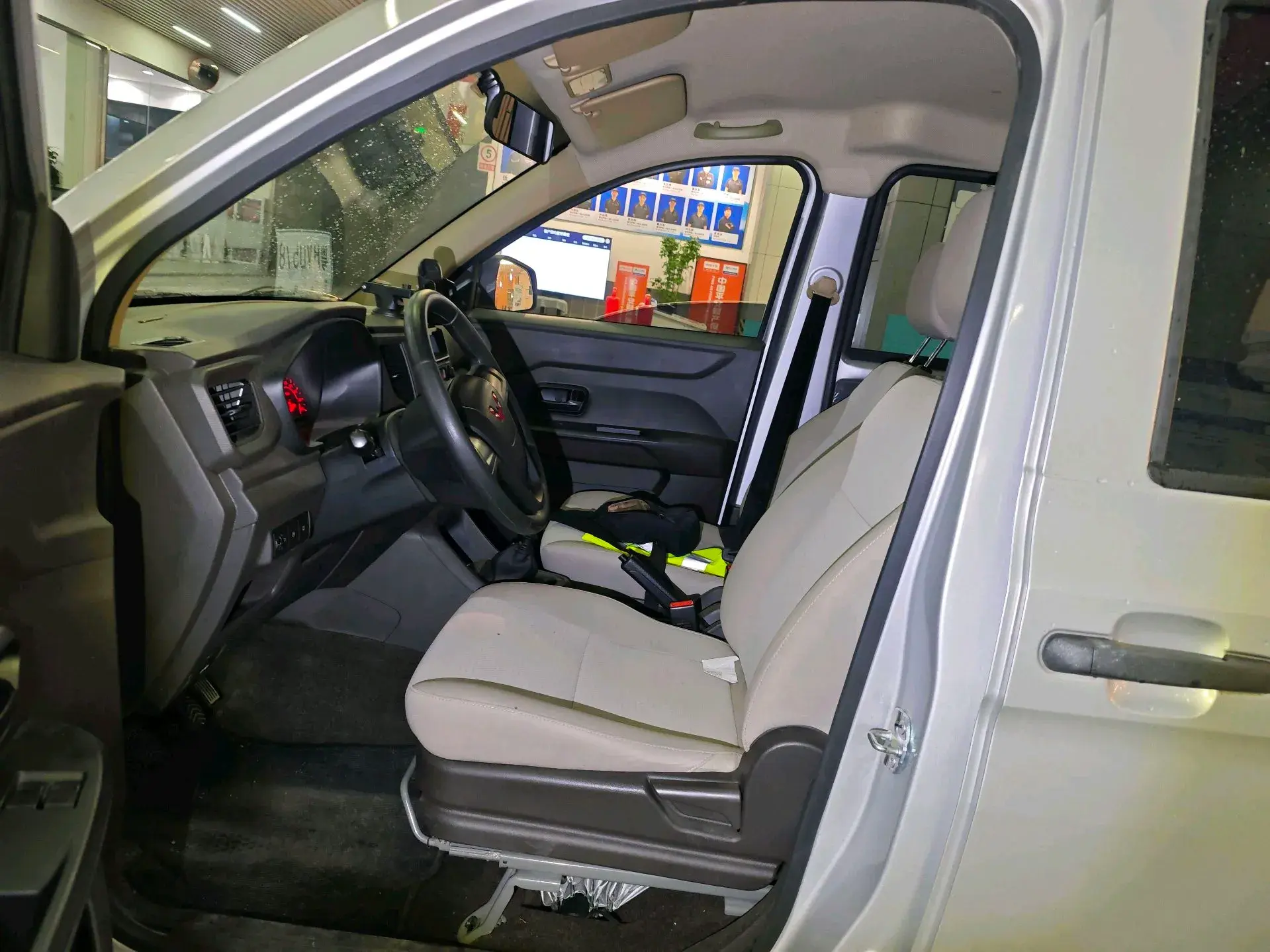 2022 WULING HONGGUANG thumbnail 2