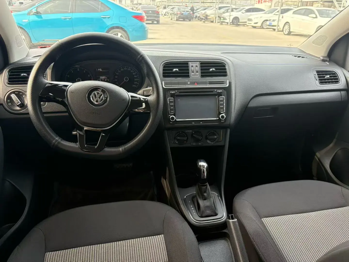 2016 VOLKSWAGEN POLO thumbnail 3