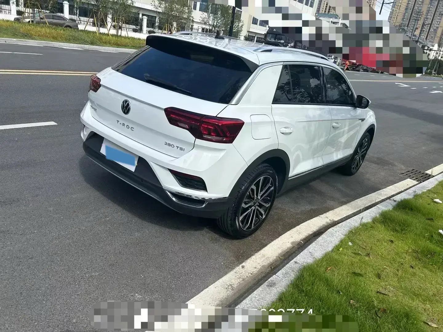 2021 VOLKSWAGEN T-ROC thumbnail 2